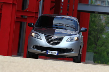 NEW LANCIA YPSILON 2011