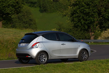 NEW LANCIA YPSILON 2011