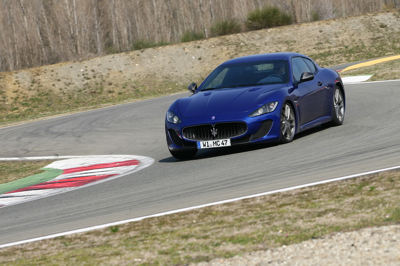 MASERATI GRANTURISMO MC STRADALE 2011