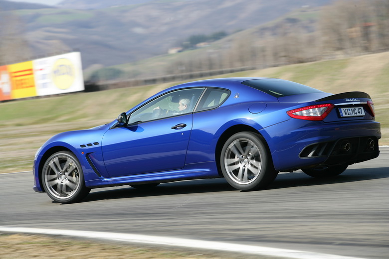 MASERATI GRANTURISMO MC STRADALE 2011