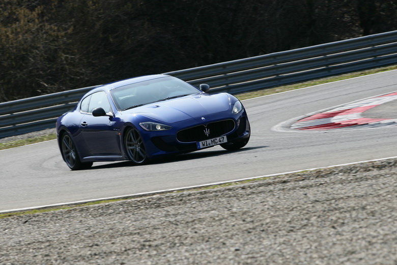 MASERATI GRANTURISMO MC STRADALE 2011