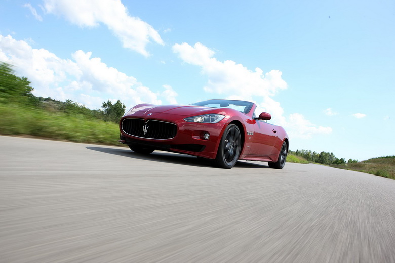 MASERATI GRANCABRIO SPORT 2011