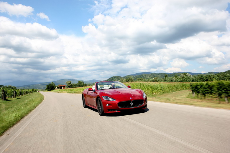 MASERATI GRANCABRIO SPORT 2011