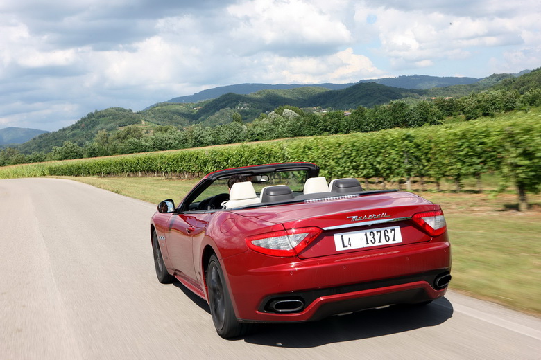 MASERATI GRANCABRIO SPORT 2011