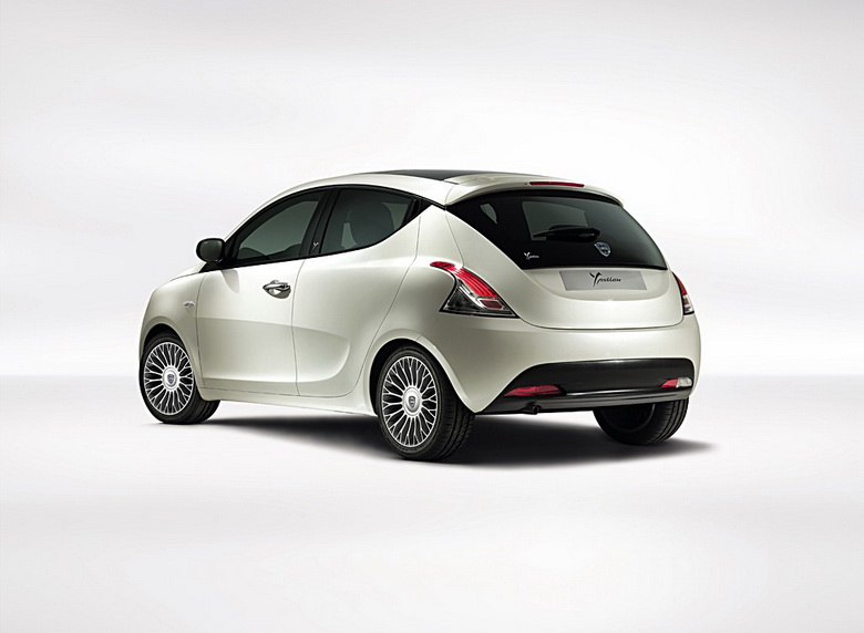 NEW LANCIA YPSILON 2011