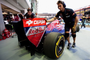 SCUDERIA TORO ROSSO STR6 - 2011 SINGAPORE GRAND PRIX