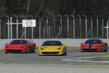 FERRARI 458 CHALLENGE 2011