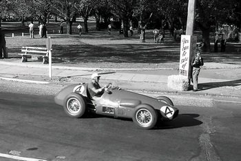 LEX DAVISON - FERRARI 625 F1 - 1957 AUSTRALIAN GRAND PRIX, ALBERT PARK