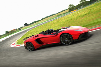 LAMBORGHINI AVENTADOR J (2012)