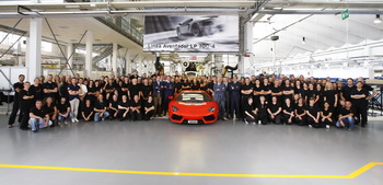 The Lamborghini Aventador LP 700-4 has today achieved an important milestone in its history, with the 1,000th vehicle being produced just one year and five months since it replaced the Murciélago in the product line-up.
