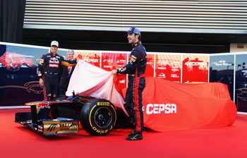 TORO ROSSO STR7 FERRARI LAUNCH JEREZ 2012