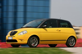 LANCIA YPSILON SPORT MOMODESIGN