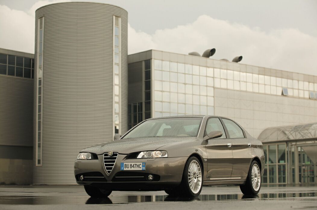 Alfa Romeo 166