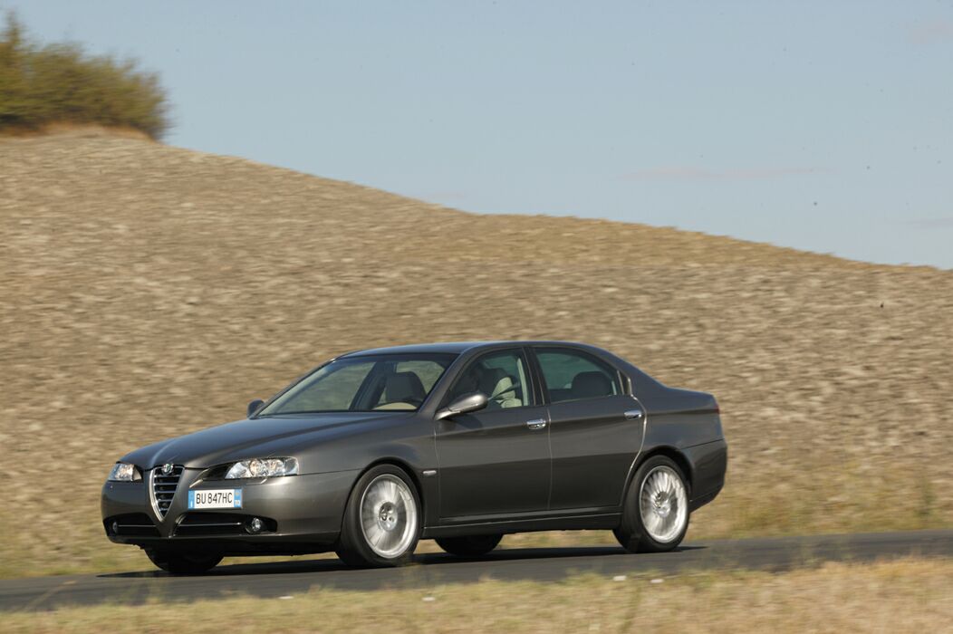 Alfa Romeo 166