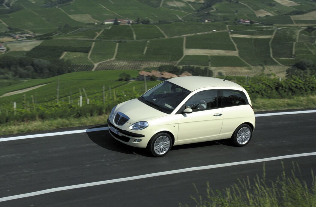 Lancia Ypsilon