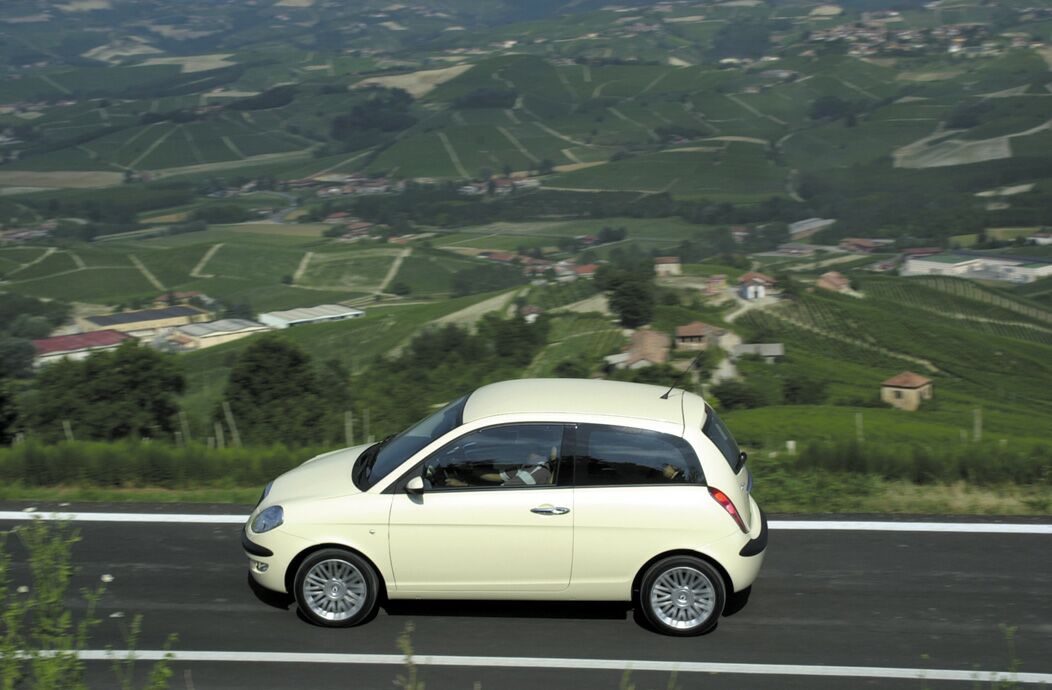 Lancia Ypsilon