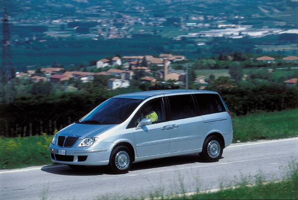 Lancia Phedra MPV