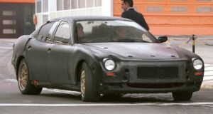 click here to see the disguised Maserati Quattroporte caught testing