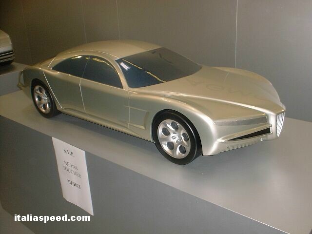 scale model of the Carcenaro Triagmos at the 2002 Paris Motor Show