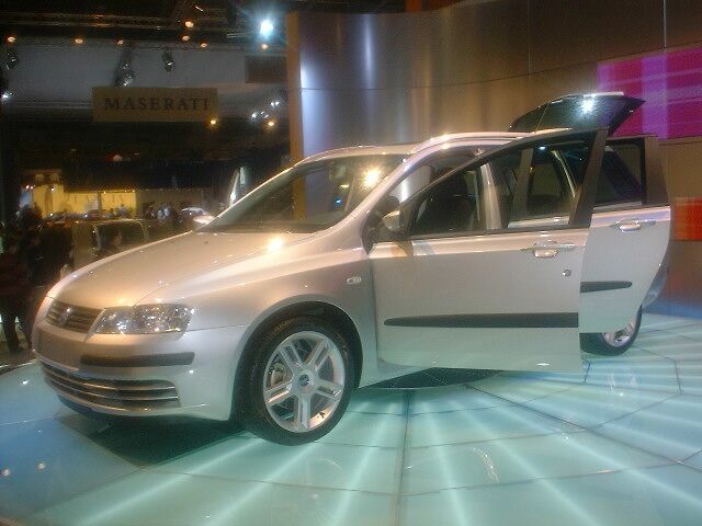 the Fiat Stilo Stationwagon at the Paris Motor Show