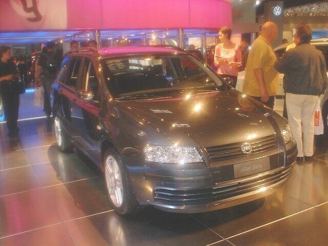 the Fiat Stilo Stationwagon at the Paris Motor Show