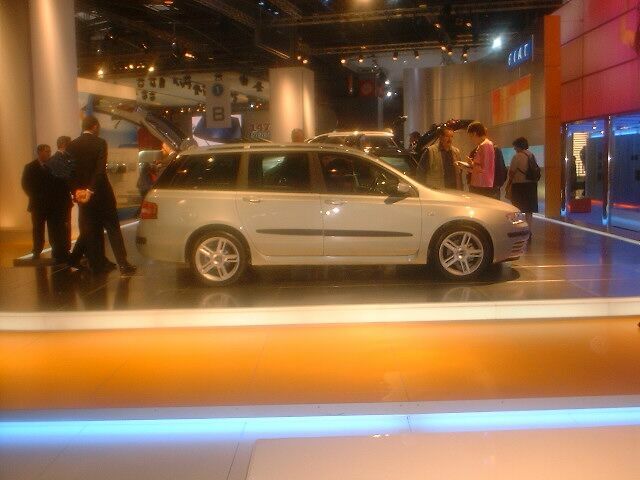 the Fiat Stilo Stationwagon at the Paris Motor Show