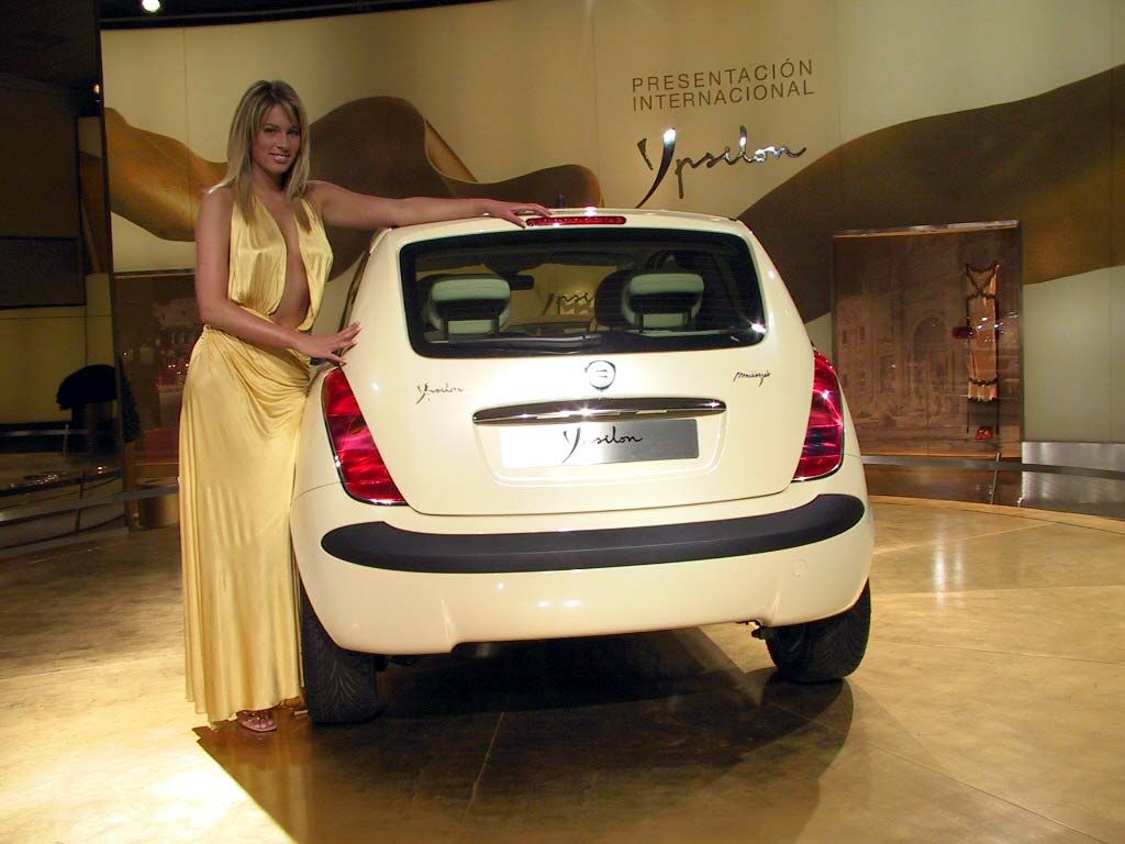 the Lancia Ypsilon at the 2003 Barcelona Motor Show