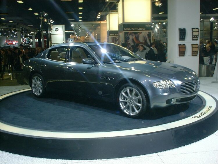 Maserati Quattroporte at the 2003 Bologna Motor Show