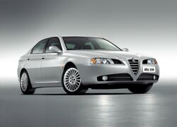 Click here to view this image of the facelifted Alfa Romeo 166 in high resolution