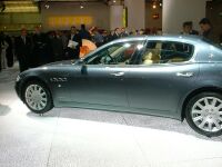 click here to view this image of the Maserati Quattroporte at the 2003 Frankfurt Motor Show in high resolution