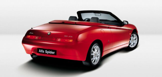 click here to view this image of the facelifted Alfa Romeo Spider in high resolution