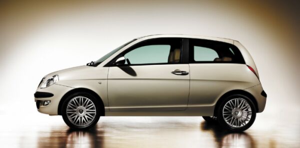 click to view this image of the new Lancia Ypsilon in high resolution