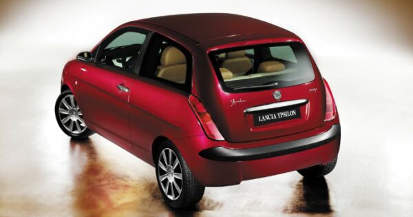 click to view this image of the new Lancia Ypsilon in high resolution