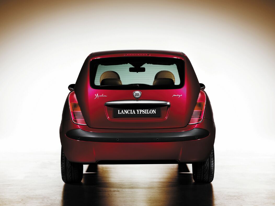 new Lancia Ypsilon