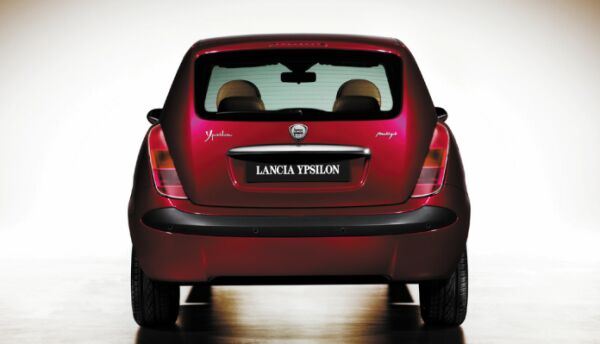 click to view this image of the new Lancia Ypsilon in high resolution
