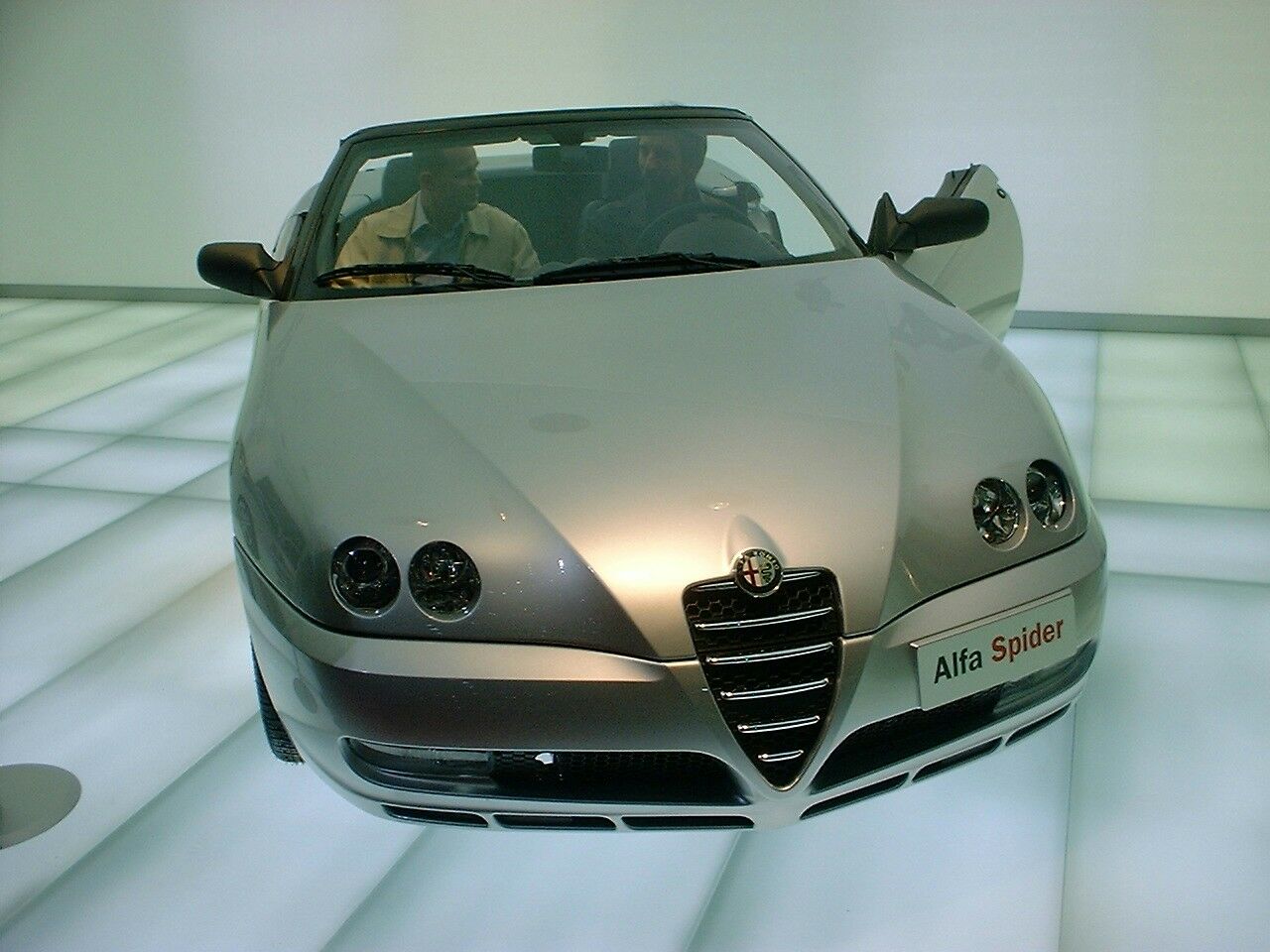 restyled Alfa Romeo Spider 2.0-litre JTS L in Geneva