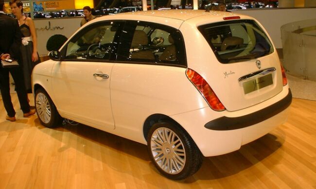 click here to see this image of the new Lancia Ypsilon in high resolution