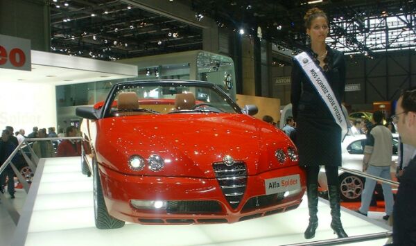 click here to see this image of Miss Switzerland with the new Alfa Romeo Spider at the Geneva Motor Show in high resolution