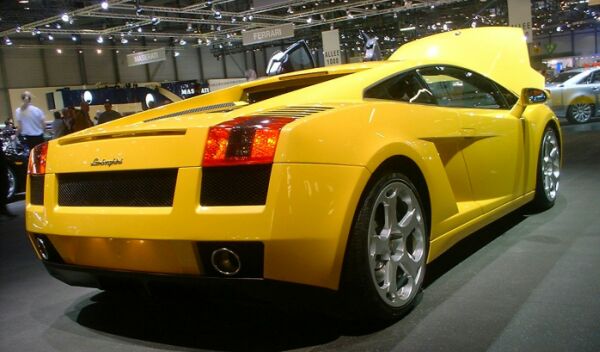 click to see this image of the Lamborghini Gallardo in high resolution