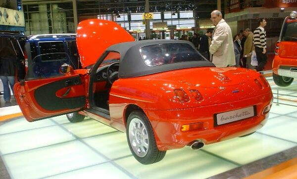 click here to see this image of the Fiat Barchetta in high resolution