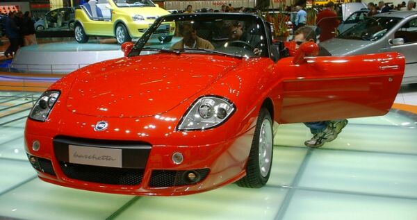 click here to see this image of the Fiat Barchetta in high resolution