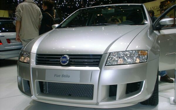 click here to enlarge this image of the Fiat Stilo Abarth in Geneva