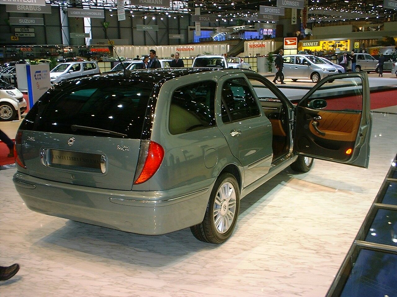 Lancia Lybra 2.4 JTD Emblema Stationwagon at the 2003 Geneva Motor Show