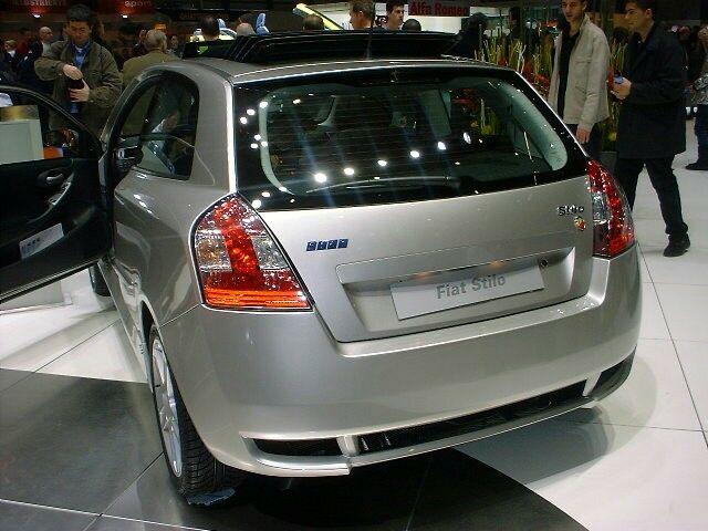 Fiat Stilo Abarth at the 2003 Geneva Motor Show now with manual gearbox option and revised spoiler package