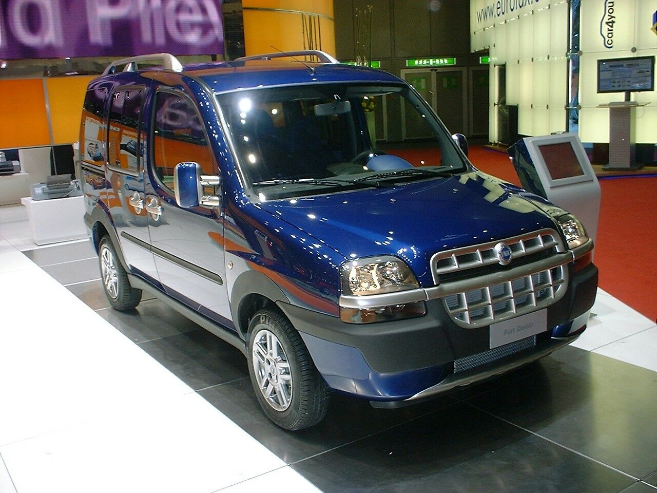 Fiat Doblo Malibu 1.9 JTD at the 2003 Geneva Motor Show