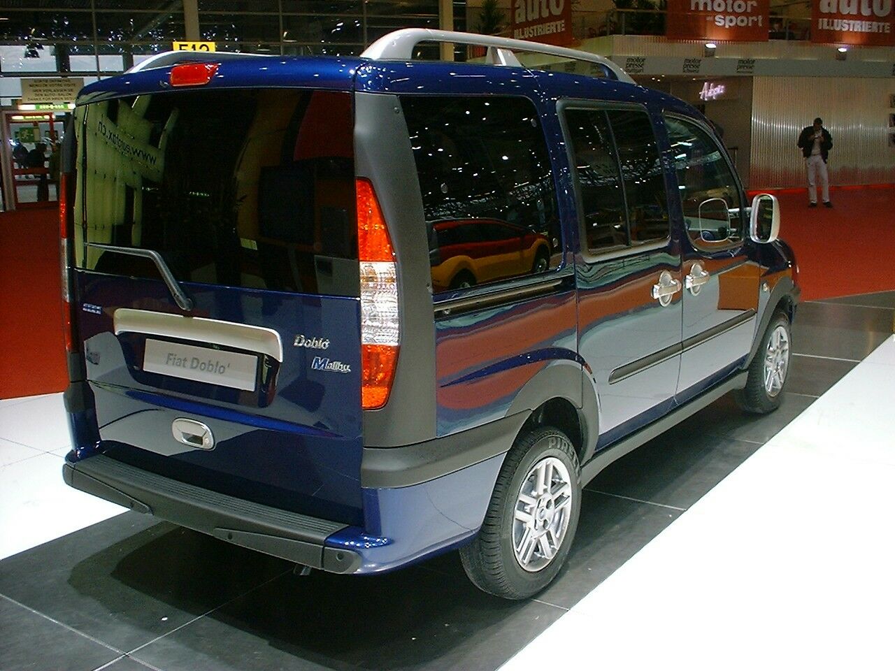 Fiat Doblo Malibu 1.9 JTD at the 2003 Geneva Motor Show