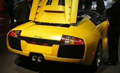 Lamborghini Murcielago Concept Roadster at the 2003 Detroit Motor Show