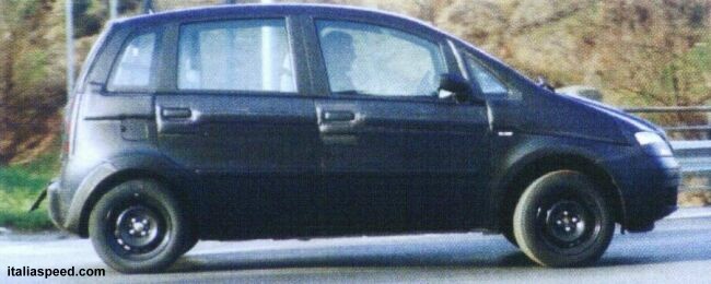 Fiat Punto B-MPV caught testing