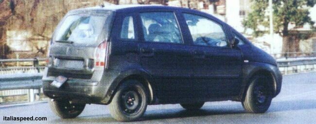 Fiat Punto B-MPV caught testing