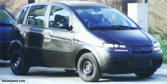 Fiat Punto B-MPV caught testing